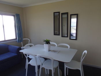 Dungowan Waterfront Apartments - Accommodation 4U 28