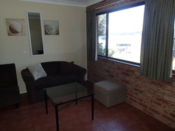 Dungowan Waterfront Apartments - Accommodation 4U 192