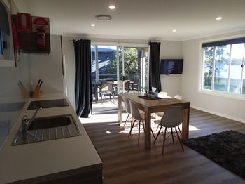Dungowan Waterfront Apartments - Accommodation 4U 235