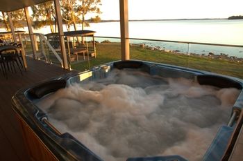 Dungowan Waterfront Apartments - Accommodation 4U 246