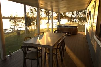 Dungowan Waterfront Apartments - Accommodation 4U 247