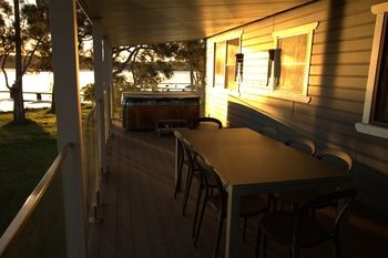 Dungowan Waterfront Apartments - Accommodation 4U 252