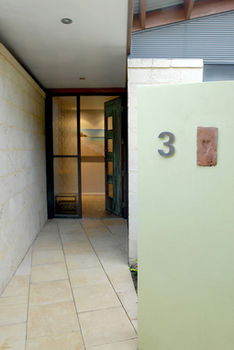 By The Beach B&B And Apartments - Accommodation 4U 7