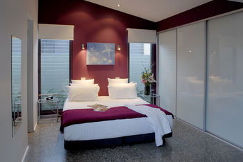 By The Beach B&B And Apartments - Accommodation 4U 9
