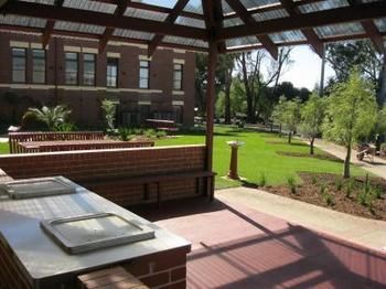 Yarra House Campus Summer Stays - Accommodation 4U 8