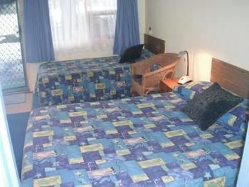 Black Swan Waterfront Motel - Accommodation 4U 1