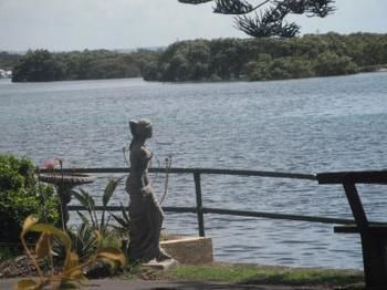 Black Swan Waterfront Motel - Accommodation 4U 3