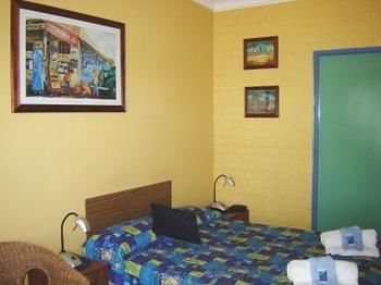 Black Swan Waterfront Motel - Accommodation 4U 5