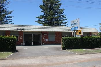 Black Swan Waterfront Motel - Accommodation 4U 10