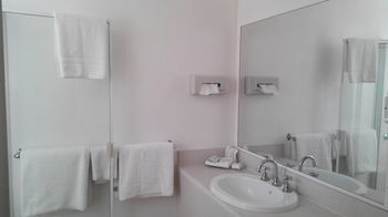 Branxton House Motel, Hunter Valley - Accommodation 4U 10