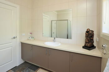 Langbrook Estate Cottages - Accommodation 4U 13