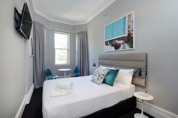 Alison Lodge - Accommodation 4U 24