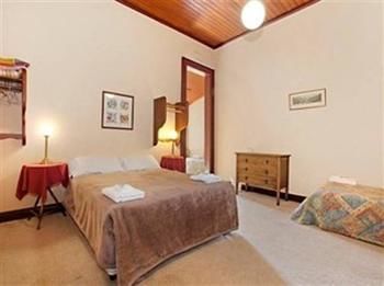 The Victoria & Albert Guesthouse - Accommodation 4U 13