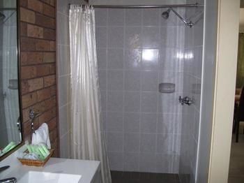 Glenwood Tourist Park & Motel - Accommodation 4U 2