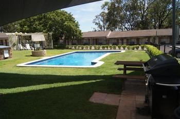 Old Maitland Inn - Accommodation 4U 5