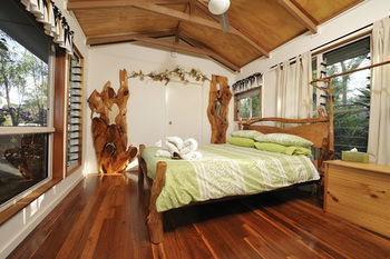 Uluramaya Retreat Cabins - Accommodation 4U 12