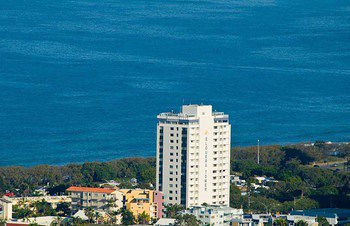 Elouera Tower Beachfront Apartments - Accommodation 4U 1