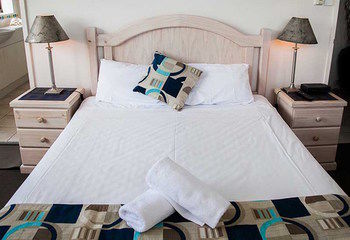 Elouera Tower Beachfront Apartments - Accommodation 4U 11