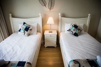 Elouera Tower Beachfront Apartments - Accommodation 4U 13