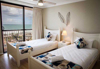 Elouera Tower Beachfront Apartments - Accommodation 4U 16