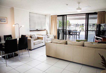 Elouera Tower Beachfront Apartments - Accommodation 4U 22