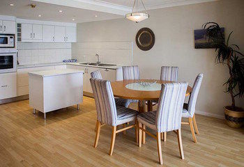 Elouera Tower Beachfront Apartments - Accommodation 4U 24