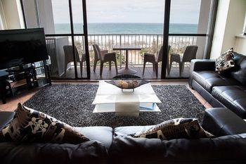 Elouera Tower Beachfront Apartments - Accommodation 4U 25