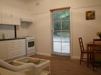 Tudor Cottages Mt Dandenong - Accommodation 4U 6