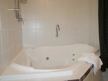 Tudor Cottages Mt Dandenong - Accommodation 4U 11