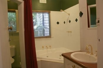 Tudor Cottages Mt Dandenong - Accommodation 4U 12