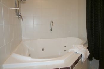 Tudor Cottages Mt Dandenong - Accommodation 4U 13