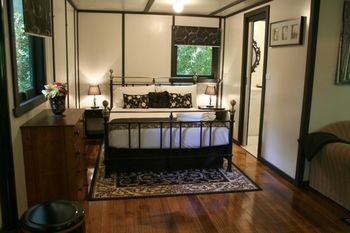 Tudor Cottages Mt Dandenong - Accommodation 4U 17