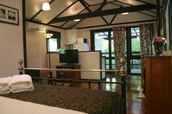 Tudor Cottages Mt Dandenong - Accommodation 4U 19