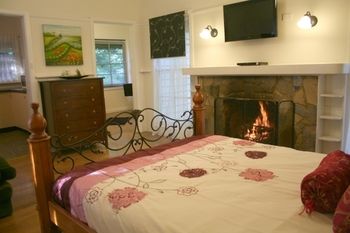 Tudor Cottages Mt Dandenong - Accommodation 4U 20