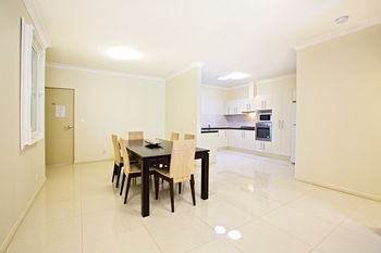 Astina Serviced Apartments - Central - Accommodation 4U 8