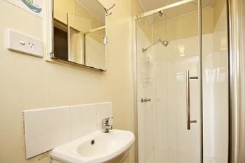 Mapleton Cabins & Caravan Park - Accommodation 4U 2