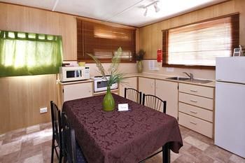 Mapleton Cabins & Caravan Park - Accommodation 4U 4