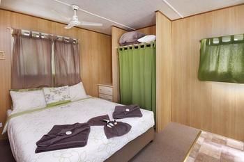 Mapleton Cabins & Caravan Park - Accommodation 4U 5