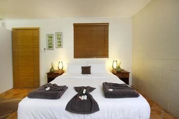 Mapleton Cabins & Caravan Park - Accommodation 4U 13
