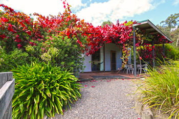 Valley Farm Vineyard Cottages - Accommodation 4U 4