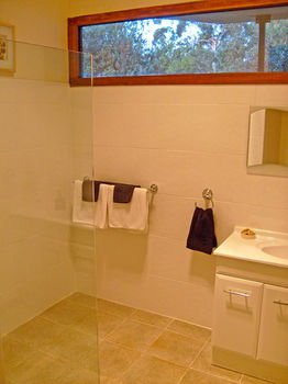 Valley Farm Vineyard Cottages - Accommodation 4U 12