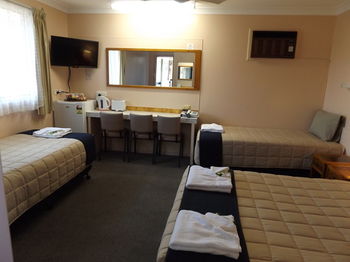 Civic Motel - Accommodation 4U 24