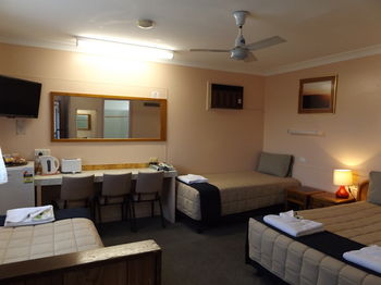 Civic Motel - Accommodation 4U 27
