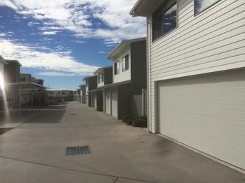 Direct Hotels - Breeze On Brightwater - Accommodation 4U 20