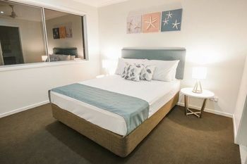 Direct Hotels - Breeze On Brightwater - Accommodation 4U 25