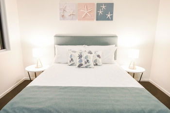 Direct Hotels - Breeze On Brightwater - Accommodation 4U 35