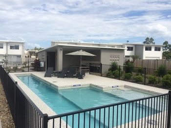 Direct Hotels - Breeze On Brightwater - Accommodation 4U 42