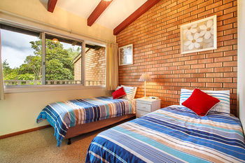 Mollymook Beach Units - Accommodation 4U 2