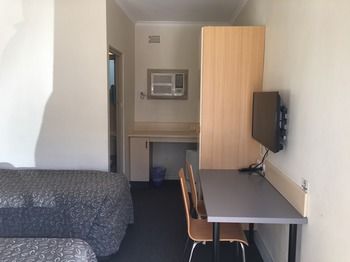 Westside Motor Inn - Accommodation 4U 7