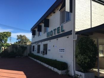 Westside Motor Inn - Accommodation 4U 12
